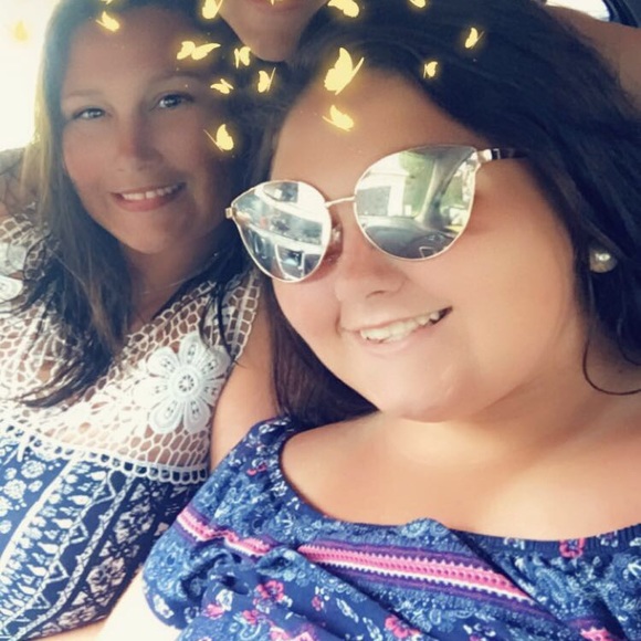 Meet your Posher, Aaliyah - Picture 1 of 1